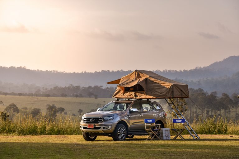 “ฟอร์ด เอเวอเรสต์ ใหม่” ชวนตะลุยทุ่งหญ้าสะวันนาเมืองไทยที่ทุ่งแสลงหลวง