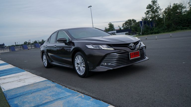 ลอง!! โตโยต้า คัมรี ใหม่ ในสนามแข่ง ช้างอินเตอร์เนชันแนลเซอร์กิต