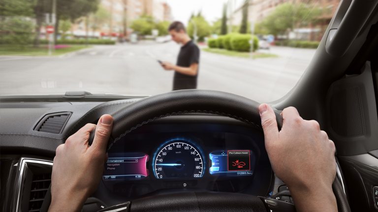 เทคโนโลยีช่วยขับขี่อัจฉริยะ ลดความเสี่ยงบนท้องถนน