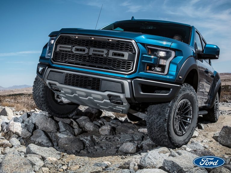 ฟอร์ด เปลี่ยนขวดพลาสติกเป็นแผ่นปิดใต้ท้องรถ