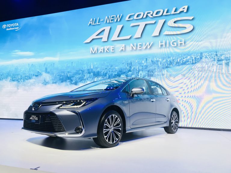 3.โตโยต้า โคโรลล่า อัลติส ใหม่