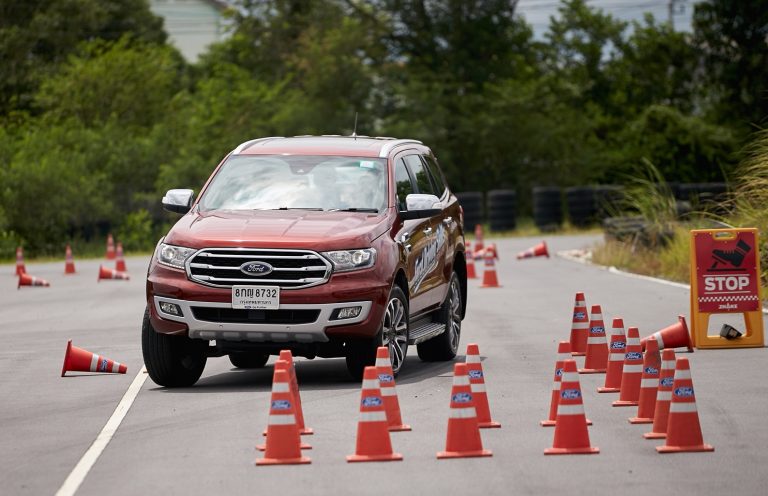 ข่าว รถ วันนี้ : ฟอร์ด จับมือ จส. 100 สานต่อโครงการ Driving Skills for Life  