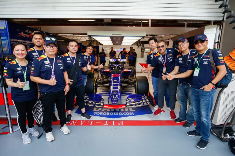 มอเตอร์สปอร์ต : ฮอนด้า พาสื่อร่วมเชียร์สิงคโปร์กรังด์ปรีซ์ 2019 ฉลองชัยทีมฮอนด้า เอฟวัน เรซซิ่ง 