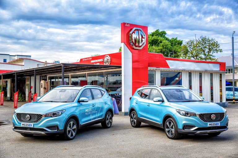 ข่าวรถวันนี้ :  เอ็มจี เผย NEW MG ZS EV กระแสตอบรับดีเยี่ยม ยอดจองทะยานต่อเนื่อง 2,200 คัน ส่งมอบแล้ว 1,000 คัน