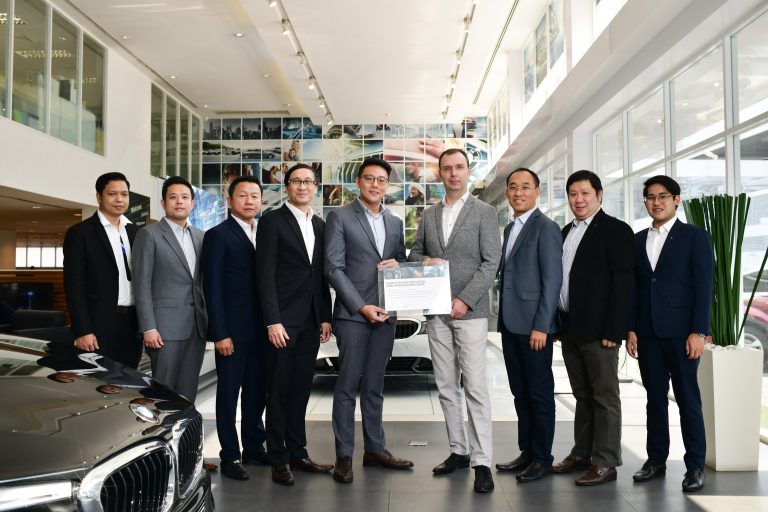 ข่าวรถวันนี้ : เพอร์ฟอร์แมนซ์ มอเตอร์ส จรัญสนิทวงศ์ เปิดศูนย์บริการซ่อมตัวถังและสีสำหรับลูกค้าบีเอ็มดับเบิลยู นำเสนอบริการหลังการขายด้วยมาตรฐานระดับโลกอย่างเต็มรูปแบบ