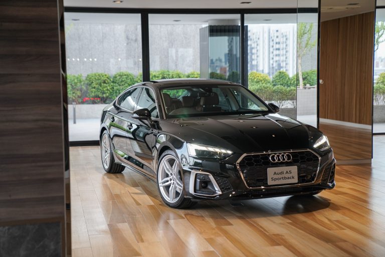 รีวิวรถใหม่ : อาวดี้ ประเทศไทย สร้างปรากฎการณ์ใหม่ เปิดตัว “The New Audi A5” หลากหลายรุ่น พร้อมปรับราคาคุ้มสุดๆ เริ่มต้นเพียง 2.699 ล้านบาท ซื้อวันนี้ผ่อนนาน 7 ปี เพียงเดือนละ 26,000 บาท ไม่มีบอลลูน