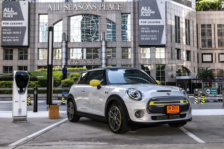 ข่าวรถวันนี้ : มินิ ประเทศไทย เริ่มส่งมอบ คูเปอร์ เอสอี