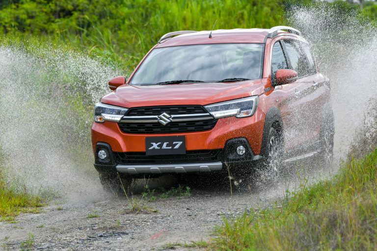 รีวิวรถใหม่ : ลองขับ ซูซูกิ เอ็กซ์แอล7 โฉมใหม่ (ALL NEW SUZUKI XL7)  ครอสโอเวอร์ 7 ที่นั่ง มาดลุย ออพชั่นเพียบ ราคาสุดคุ้ม!!  799,000 บาท