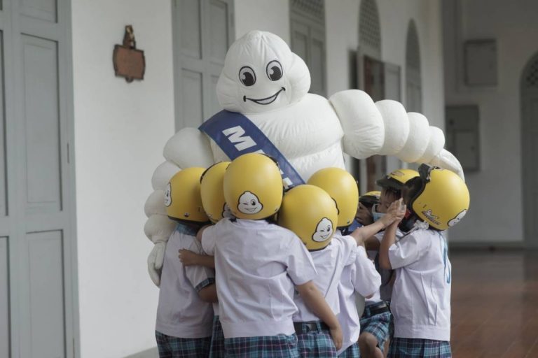 ข่าวรถวันนี้ : ‘มิชลิน/FIA’ ชวนเล่นเกมออนไลน์ ลุ้นหมวกกันน็อก ฟรี! ภายใต้แคมเปญ “มิชลินรณรงค์ขับขี่ปลอดภัย ใส่หมวกนิรภัยให้น้อง” สานต่อโครงการเป็นปีที่ 6 ดึงยอดรวมมอบหมวกกันน็อกทั่วประเทศเพิ่มเป็นกว่า 18,000 ใบ