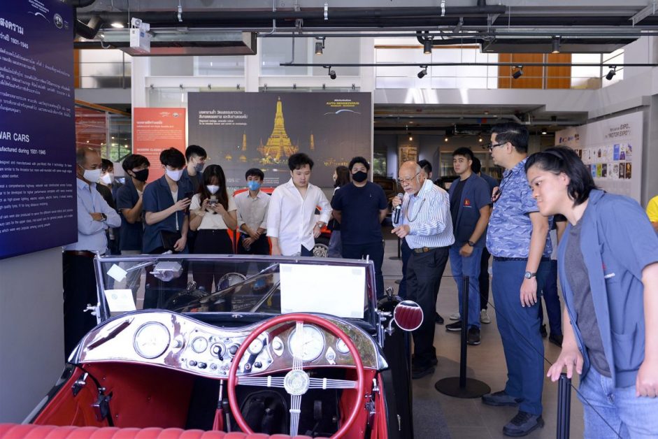 ข่าวรถวันนี้ : IMC สื่อสากล ต้อนรับ นิสิตคณะวิศวะ จุฬาลงกรณ์มหาวิทยาลัย เยี่ยมชม พิพิธภัณฑ์คนรักรถ Auto Rendezvous Museum-Bangkok ณ บริษัท สื่อสากล จำกัด  