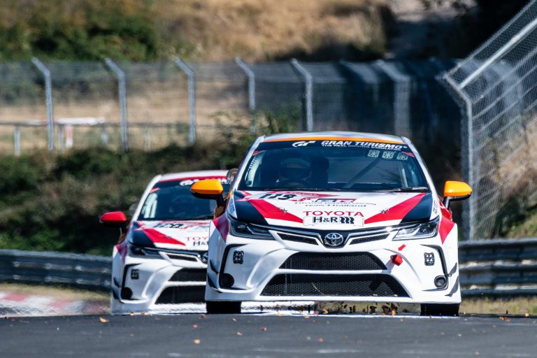 มอเตอร์สปอร์ต : Toyota Corolla Altis GR Sport คว้าอันดับ 1 และ 2 ในรุ่น Super Production 3 ในรายการ ADAC Total 24h-Race Nürburgring ณ ประเทศเยอรมัน