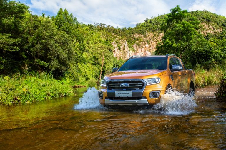 ข่าวรถวันนี้ : ฟอร์ด แชร์ 5 เทคนิค ขับรถลุยน้ำ อย่างปลอดภัย