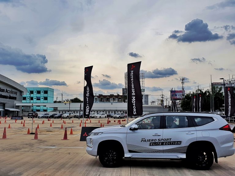 ข่าวรถวันนี้ : มิตซูบิชิ มอเตอร์ส ประเทศไทย จัดกิจกรรมทดสอบรถยนต์แบบเอ็กซ์คลูซีฟ พาลูกค้าเยี่ยมชมสถาบันการศึกษาและฝึกอบรม สร้างความเชื่อมั่นด้านคุณภาพบริการ