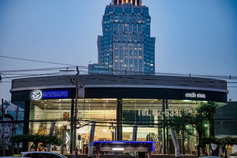 ข่าวรถวันนี้ : มาสด้า ผุดอีกหนึ่งโชว์รูม “มาสด้า สาทร” เจาะทำเลใจกลางกรุงเทพฯ พร้อมบริการเลนด่วนพิเศษ FAST TRACK เช็กระยะเร่งด่วน เอาใจคนเมือง