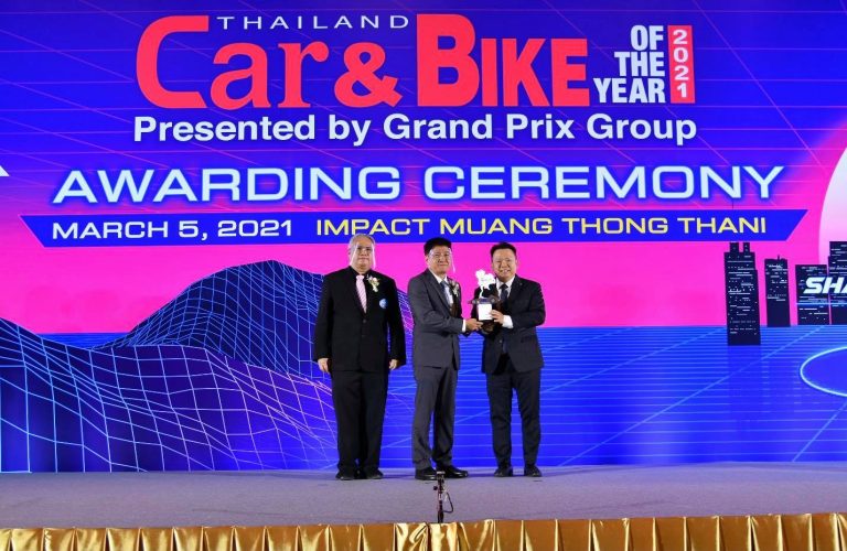 ข่าวรถวันนี้ : ซูซูกิ รับรางวัล Car of The Year 2021 การันตีคุณภาพ Suzuki XL7 คว้า Best Petrol SUV Under 1500 c.c.