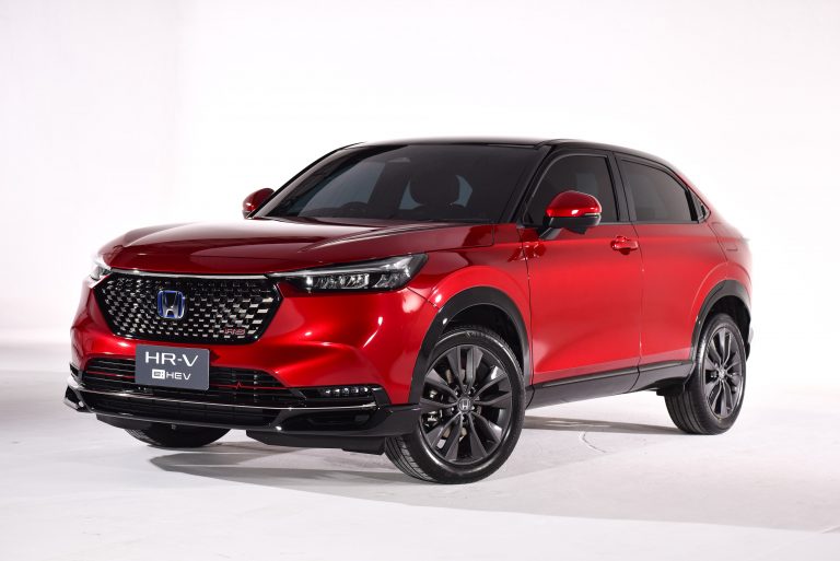 รีวิวรถใหม่ 2021 : ฮอนด้า เอชอาร์-วี อี:เอชอีวี ใหม่ เอสยูวีกับขุมพลังฟูลไฮบริด e:HEV ที่มาพร้อม Honda SENSING ในทุกรุ่นย่อย