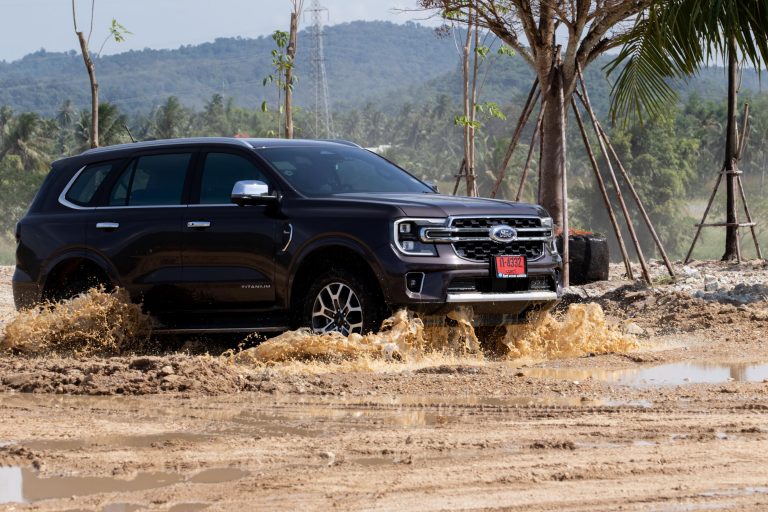 ข่าวรถวันนี้ : ฟอร์ด ชวนลูกค้าฟอร์ด เจเนอเรชันใหม่ เรียนรู้เทคนิคขับขี่ออฟโรด