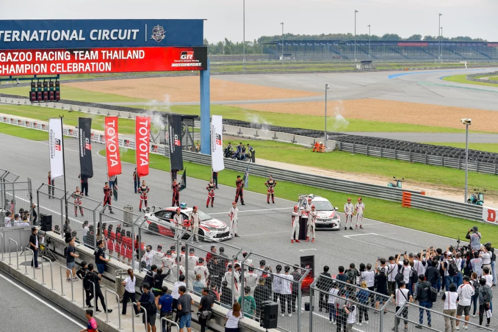 ข่าวรถวันนี้ : Toyota Gazoo Racing Team Thailand ฉลองแชมป์ 3 ปีซ้อน ADAC Total 24h-Race Nurburgring