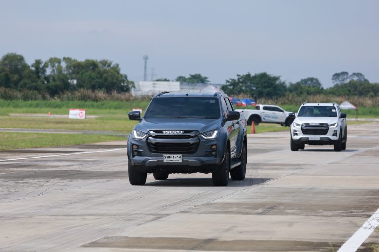 ข่าวรถวันนี้ : เริ่มแล้วกิจกรรมทดสอบรถปิคอัพ อีซูซุดีแมคซ์ MAGIC EYEs” พร้อม ADAS กล้องหน้าคู่ สุดปัง!