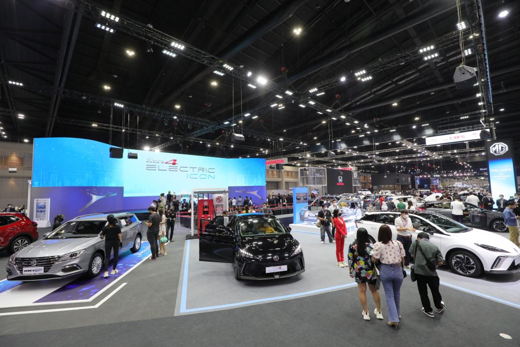 ข่าวรถวันนี้ : เอ็มจี ยกขบวนรถยนต์ทุกรุ่นพร้อมแคมเปญสุดคุ้มและไฮไลท์เด็ดเปิดราคา NEW MG4 ELECTRIC ในงาน Motor Expo 2022