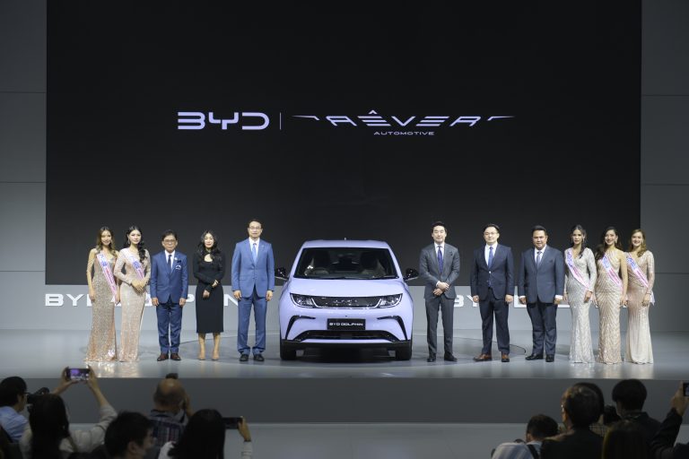 ข่าวรถวันนี้ : BYD แรงไม่หยุด! เปิดตัว BYD DOLPHIN พวงมาลัยขวา ในงานบางกอก อินเตอร์เนชั่นแนล มอเตอร์โชว์ ครั้งที่ 44