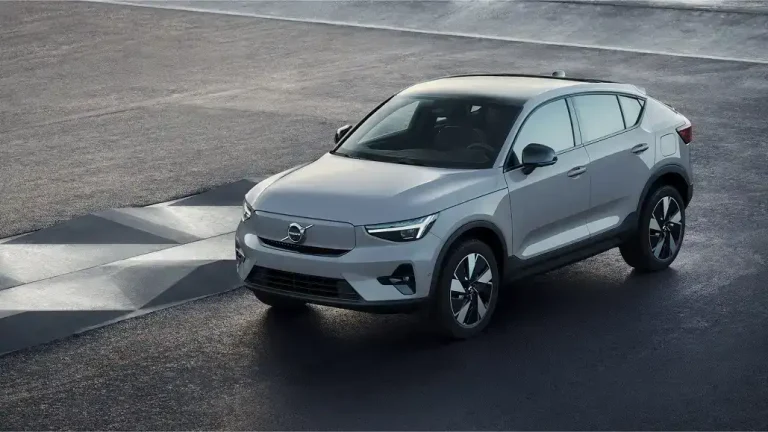 ข่าวรถวันนี้ : วอลโว่ คาร์ ประกาศความพร้อมในการจำหน่ายรถไฟฟ้า Volvo C40 และ XC40 Recharge Pure Electric รุ่นขับเคลื่อนล้อหลังในประเทศไทย