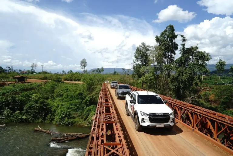 ข่าวรถวันนี้ : สบายดีลาวใต้ อีซูซุ จัดทริปลุย! ท้า โลก ลุยทางโหด อุบลราชธานี - ปากซอง - ปากเซ