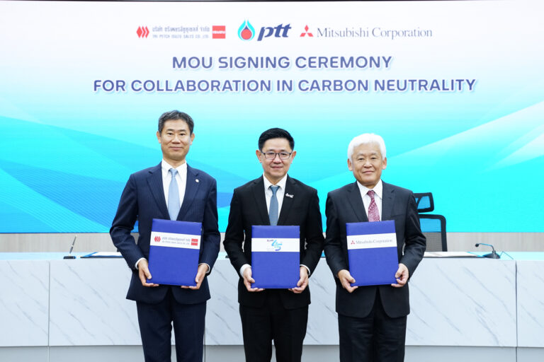 ข่าวรถวันนี้ : ตรีเพชรอีซูซุเซลส์ร่วมกับมิตซูบิชิคอร์ปอเรชั่น (ประเทศญี่ปุ่น) จับมือปตท. ลงนาม MOU ผุดโปรเจกต์มุ่งสู่ความเป็นกลางทางคาร์บอน