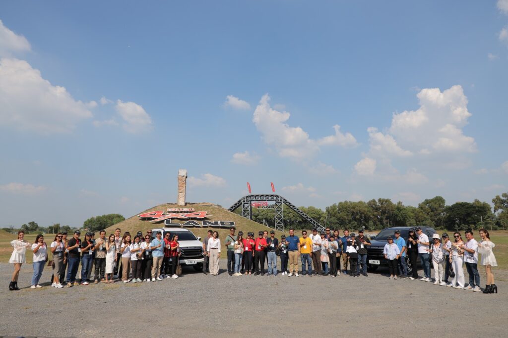 ข่าวรถวันนี้ : ครั้งแรก! อีซูซุเปิดสนาม Isuzu 4x4 Land พาลูกค้ามิว-เอ็กซ์ร่วมกิจกรรมสุดเอ็กซ์คลูซีฟ