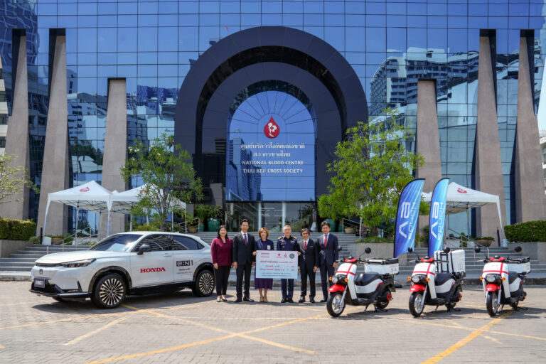 Honda EVs Supporting for Charity to Thai Red Cross Society