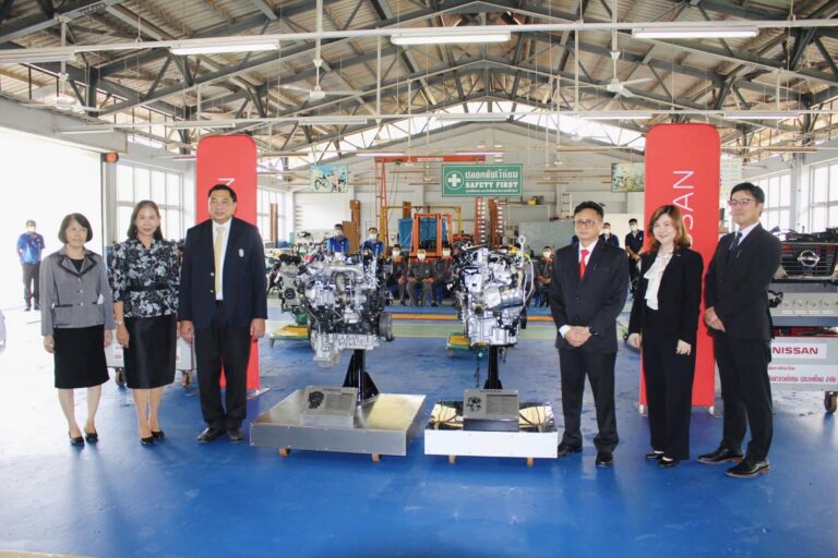 ข่าวรถวันนี้ : นิสสัน ส่งเสริมการถ่ายทอดความรู้และทักษะเทคโนโลยียานยนต์ สนับสนุนเครื่องยนต์นาวาราให้แก่ศูนย์ฝึกและอบรมเด็กและเยาวชนสิรินธรพร้อมจัดอบรมพัฒนาทักษะเชิงปฏิบัติการ