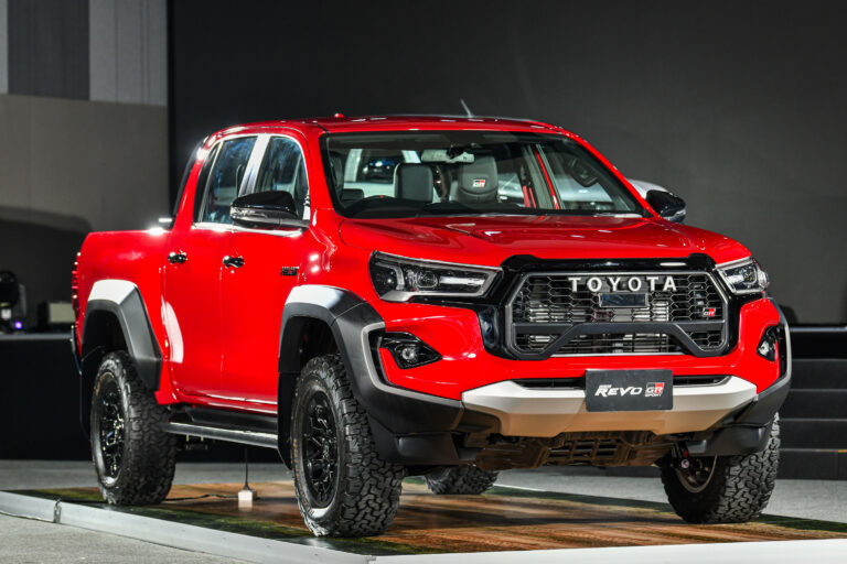 ข่าวรถวันนี้ : Toyota Hilux REVO GR Sport 4x4 2024 ใหม่
