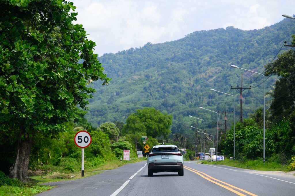 ข่าวรถวันนี้ : โอโมดา แอนด์ เจคู ทดสอบ OMODA C5 EV บนถนนจริงทั่วไทย ระยะทาง 2,000 กิโลเมตร พร้อมส่งมอบคันแรกไตรมาส 3 ปีนี้!