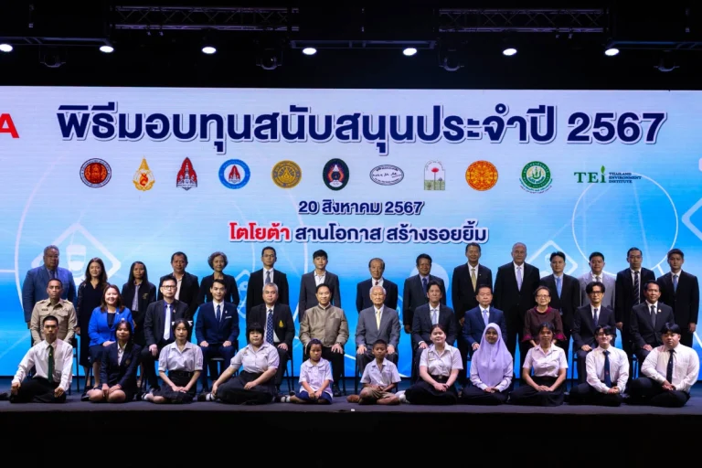 8902692bd5b1af753b86706f67e7661f83ef6b756e7f21d7e392d146bf2c7e175