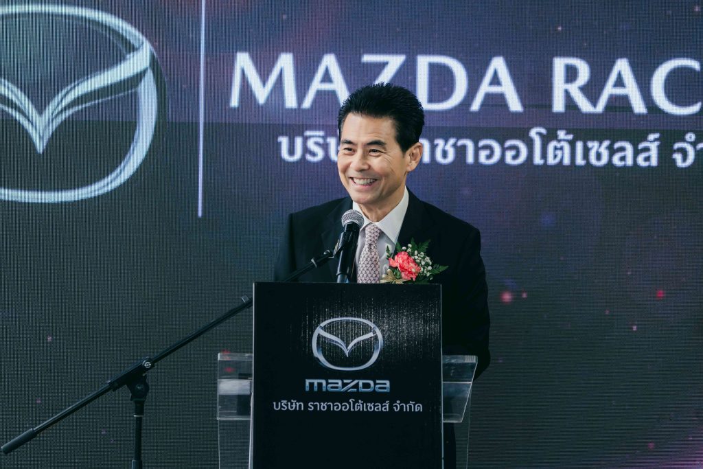 นายเทวัญ ลิปตพัลลภ รัฐมนตรีช่วยว่าการกระทรวงศึกษาธิการ