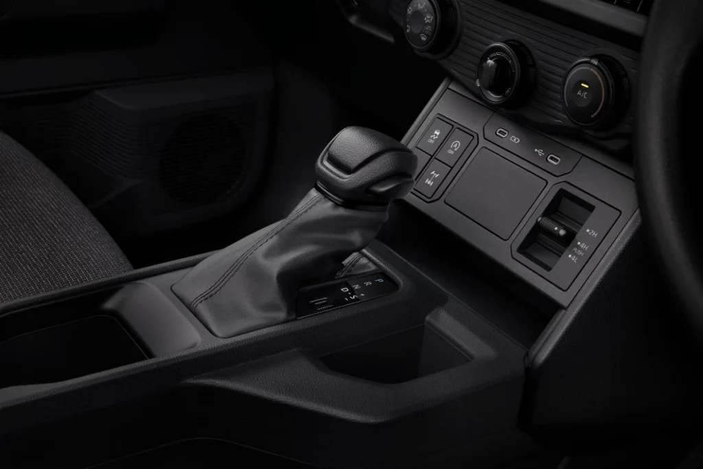 TOYOTA แนะนำ HILUX TRAVO และ TRAVO-e ปิคอัพเจเนอเรชั่นใหม่