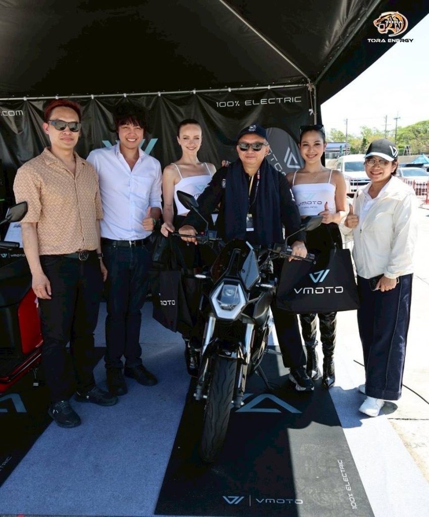 ข่าวรถวันนี้ : ผงาดศึกมอเตอร์สปอร์ตระดับโลก! VMOTO ผนึกกำลัง TORA ENERGY โชว์วิสัยทัศน์ยานยนต์ไฟฟ้าแห่งอนาคตใน MotoGP™ Thailand Grand Prix 2026