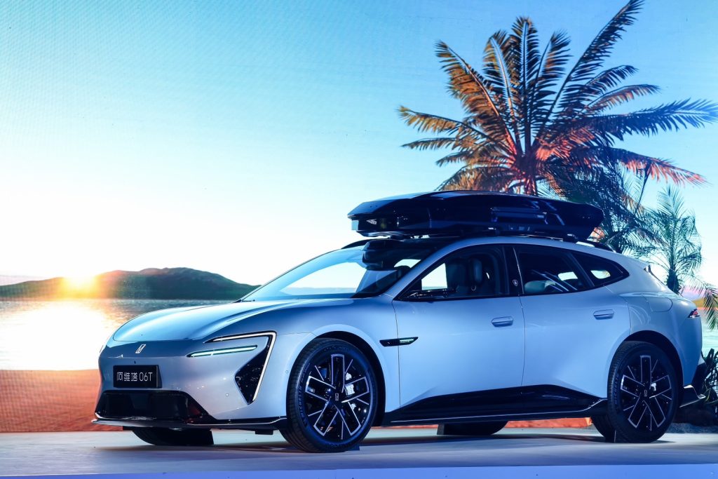 ข่าวรถวันนี้ :AVATR 06T สเตชั่นแวกอนไฟฟ้า ดีไซน์สปอร์ต