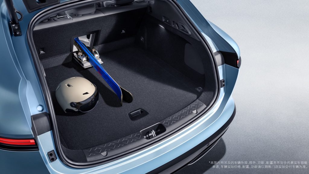 ข่าวรถวันนี้ :AVATR 06T สเตชั่นแวกอนไฟฟ้า ดีไซน์สปอร์ต