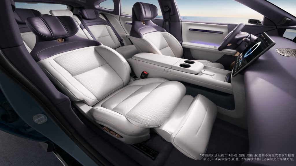 ข่าวรถวันนี้ :AVATR 06T สเตชั่นแวกอนไฟฟ้า ดีไซน์สปอร์ต